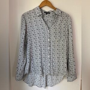 Velvet Heart Black and White Flower Print Button Down Blouse Size Medium